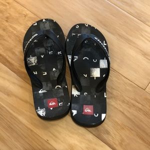 Quiksilver flip flops